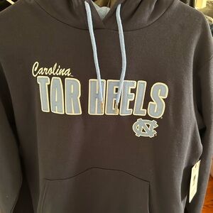 Champion women’s hoodie size L brand new can’t fit tags still attached